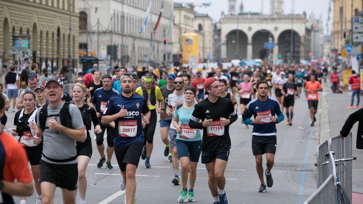 München Marathon: 24-jähriger Läufer bricht zusammen und stirbt - München