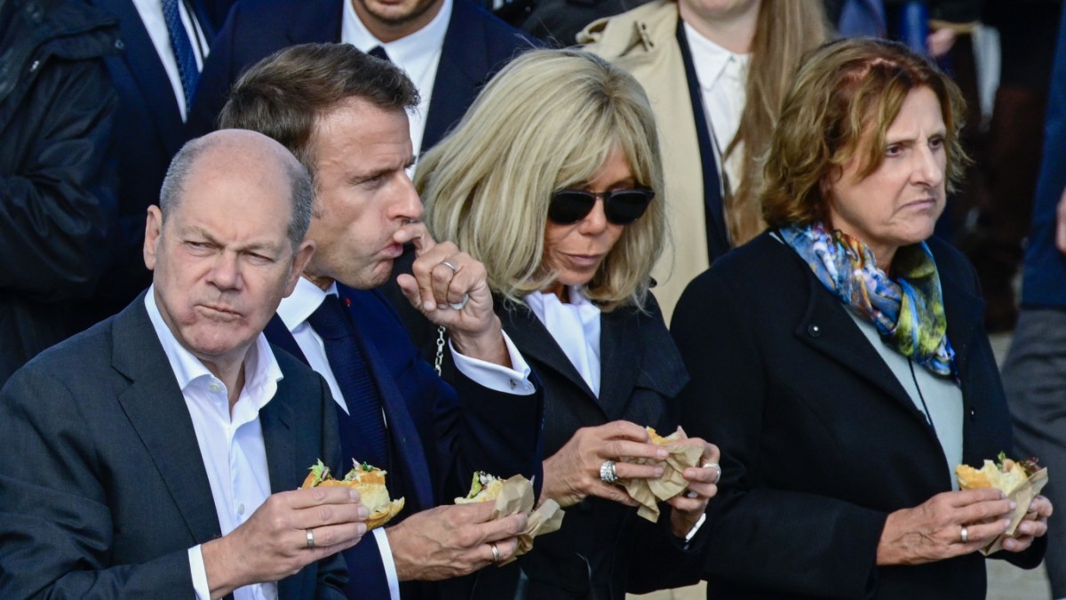 Scholz und Macron essen in Hamburg zusammen Fischbrötchen - Panorama