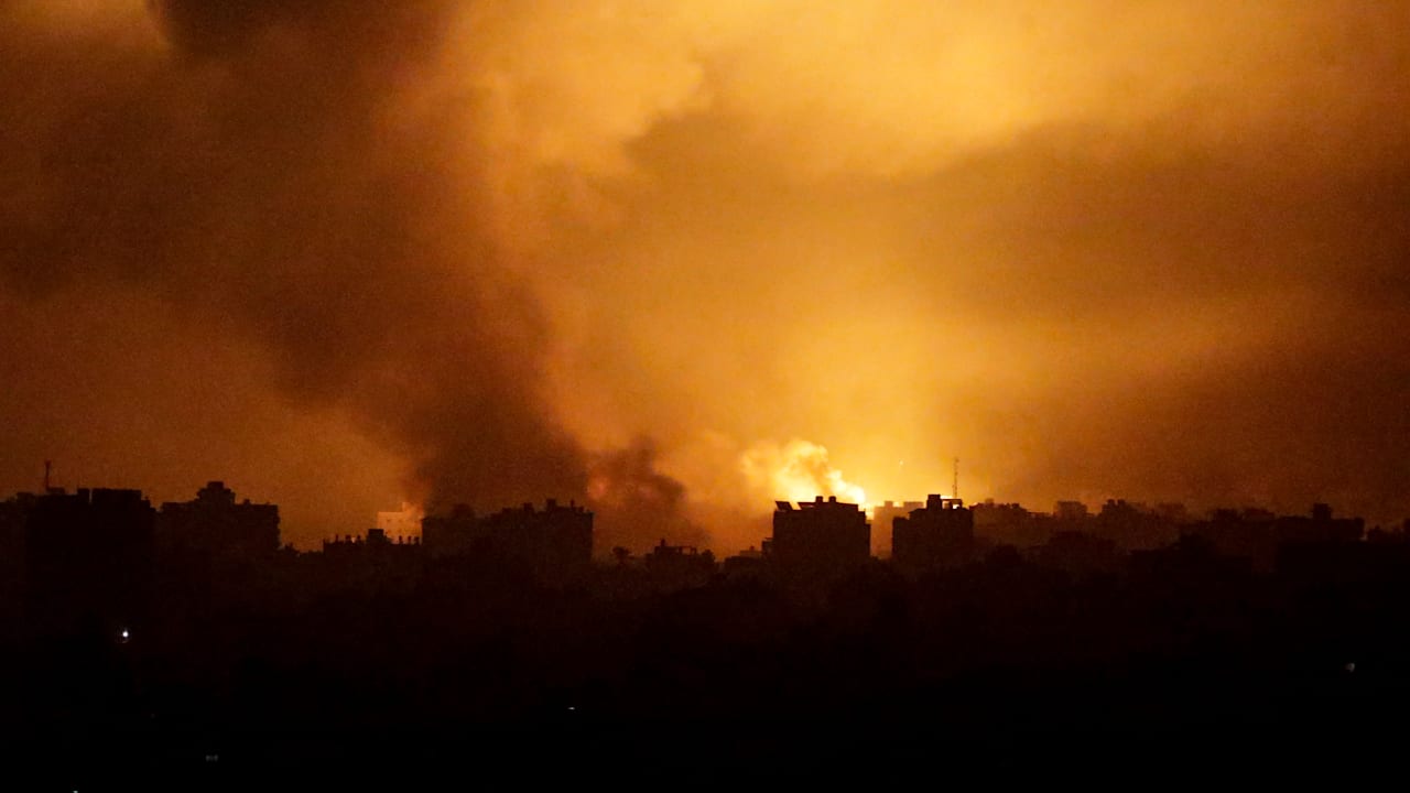Israel: Nach Hamas-Terror weiter Großangriff auf Gazastreifen | Politik