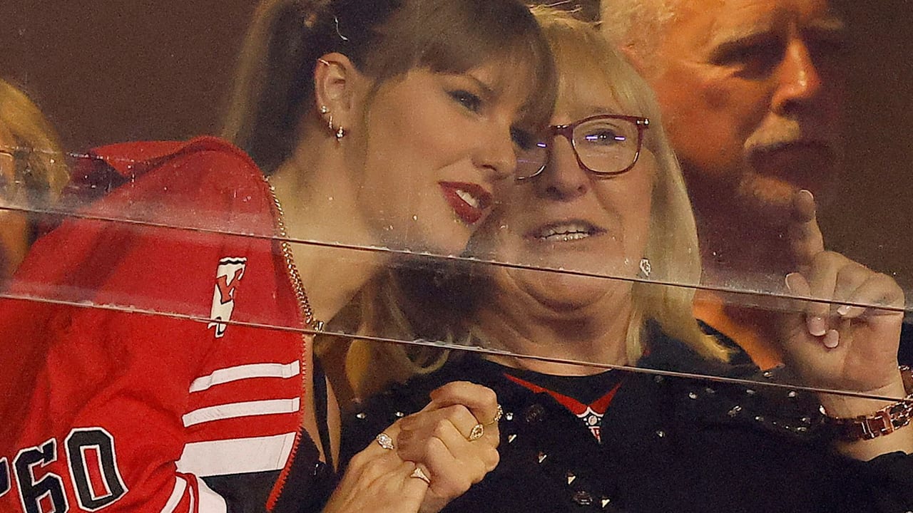 Taylor Swift zurück bei Travis Kelce im Stadion – süße Fotos! | Unterhaltung